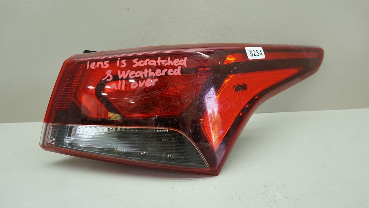 2018-2020 HYUNDAI ACCENT REAR RIGHT PASSENGER OUTER TAIL LIGHT OEM 92402-J0010