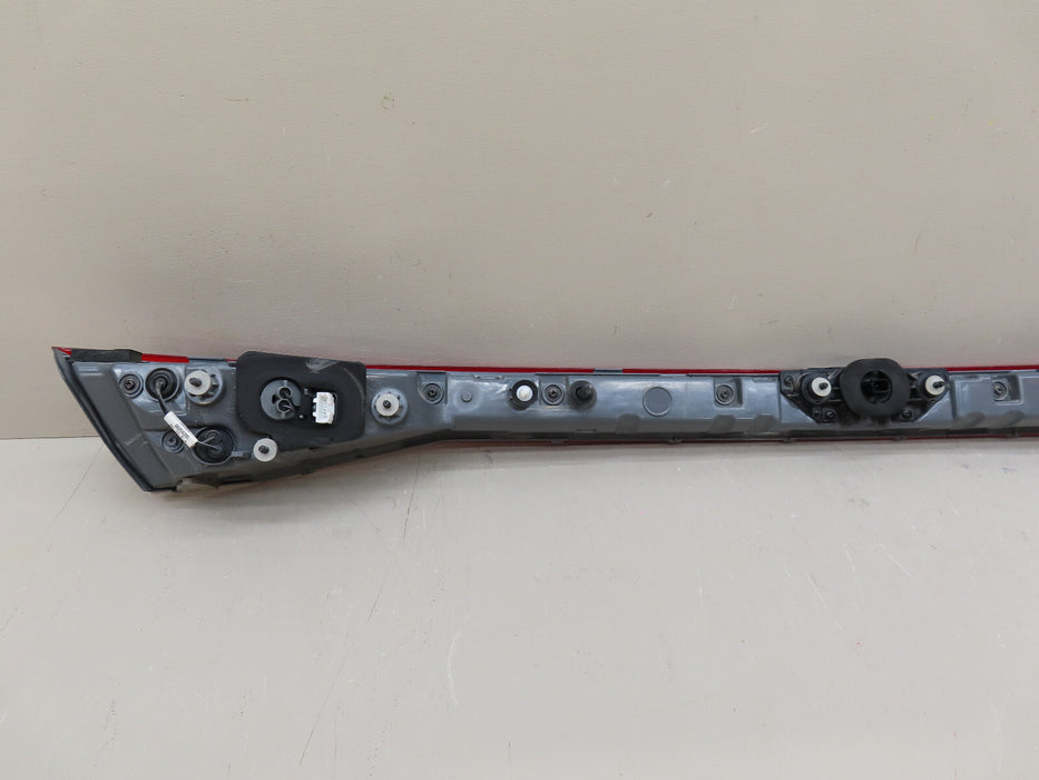 2021 2022 HYUNDAI ELANTRA REAR CENTER TAIL LIGHT LIFT GATE OEM LED 92409-AB000