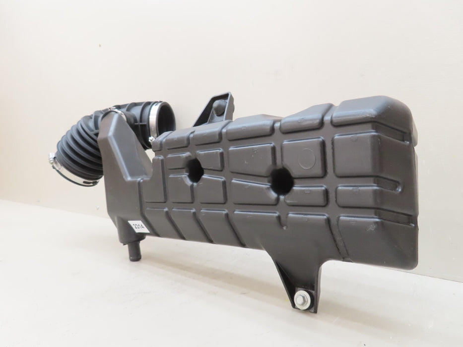 2018-2023 BUICK ENCLAVE CHEVROLET TRAVERSE AIR CLEANER OUTLET DUCT OEM 84522148
