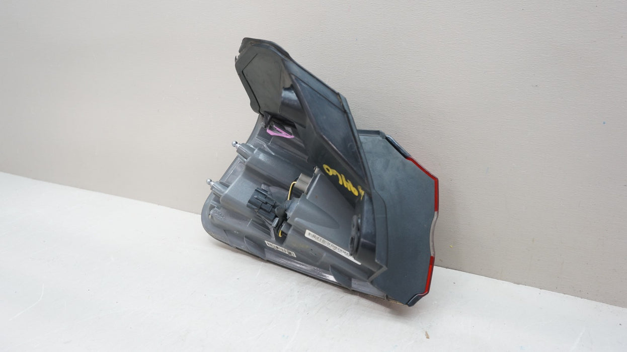 2014-2018 JEEP CHEROKEE REAR RIGHT PASSENGER SIDE TAIL LIGHT OEM