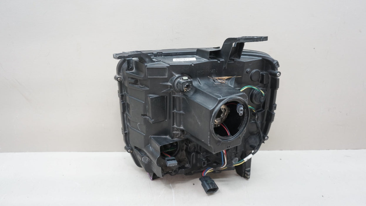2014-2019 GMC SIERRA 1500 2500 3500 RIGHT SIDE HALOGEN HEADLIGHT OEM 23268191
