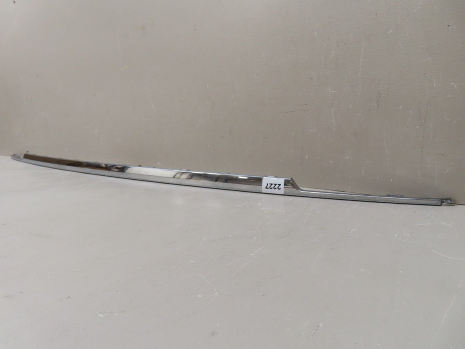 2018-2020 VOLKSWAGEN TIGUAN REAR CENTER BUMPER MOLDING COVER TRIM OEM 5NN853835