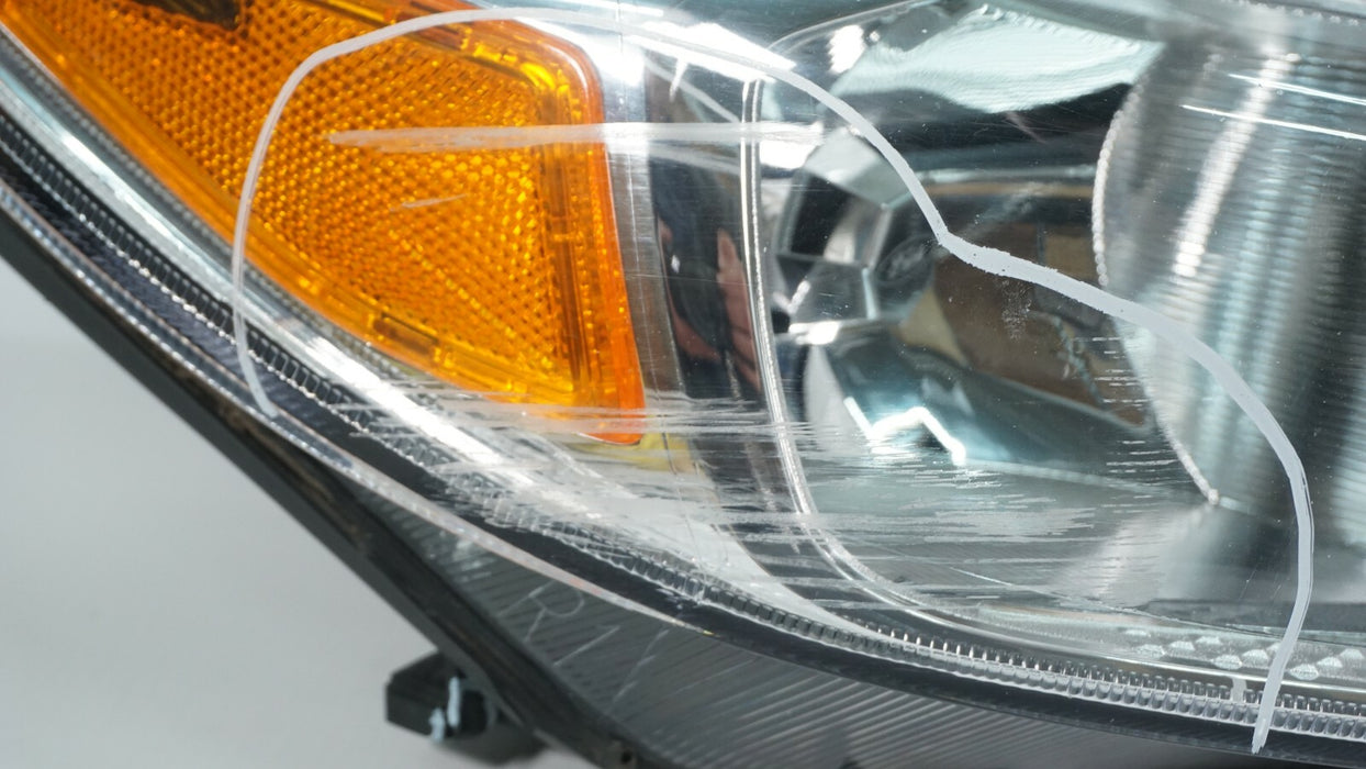 2015-2018 FORD FOCUS FRONT RIGHT PASSENGER SIDE HEADLIGHT HALOGEN LAMP OEM
