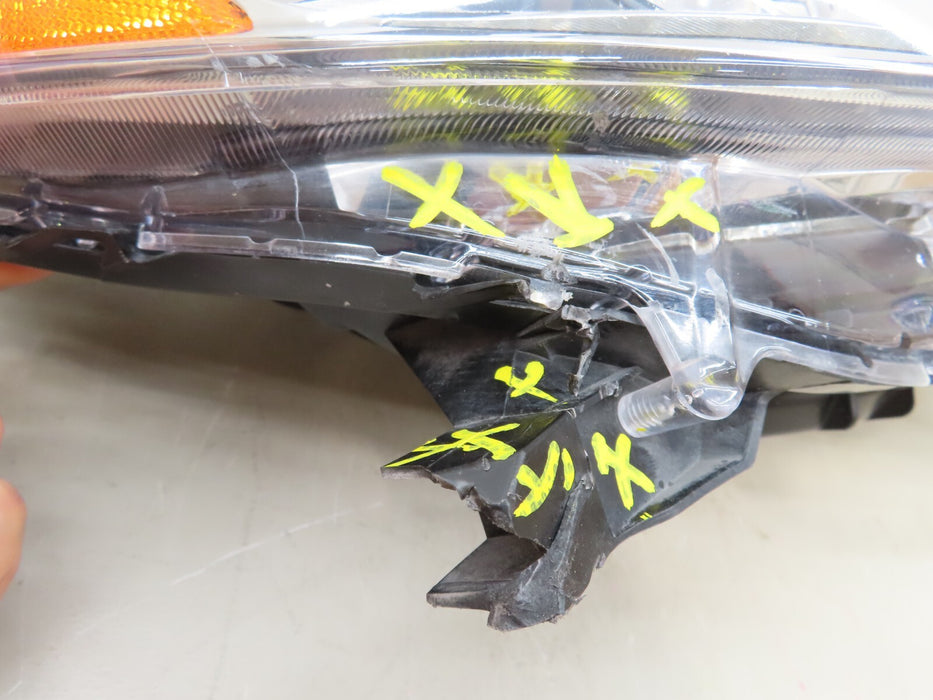 2015-2019 TOYOTA SIENNA SE FRONT RIGHT PASSENGER SIDE HEADLIGHT HALOGEN OEM