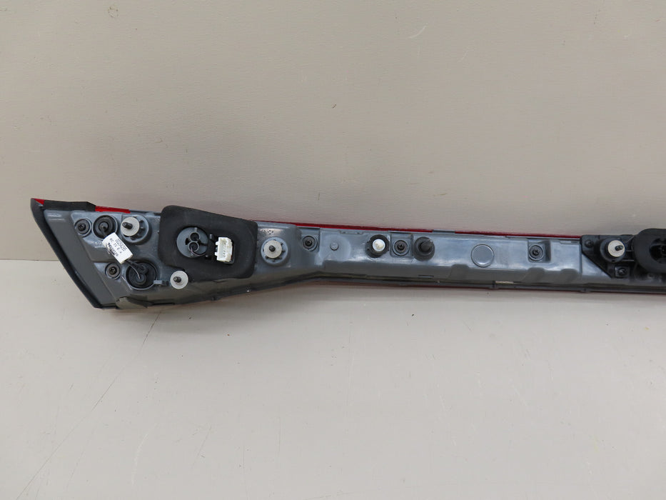 2021 2022 HYUNDAI ELANTRA REAR CENTER TAIL LIGHT LIFT GATE OEM LED 92409-AB000