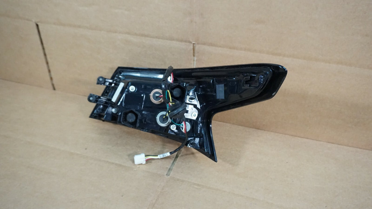 2019-2020 NISSAN ALTIMA LEFT DRIVER SIDE OUTER TAIL LIGHT HALOGEN LAMP 19 20 OEM