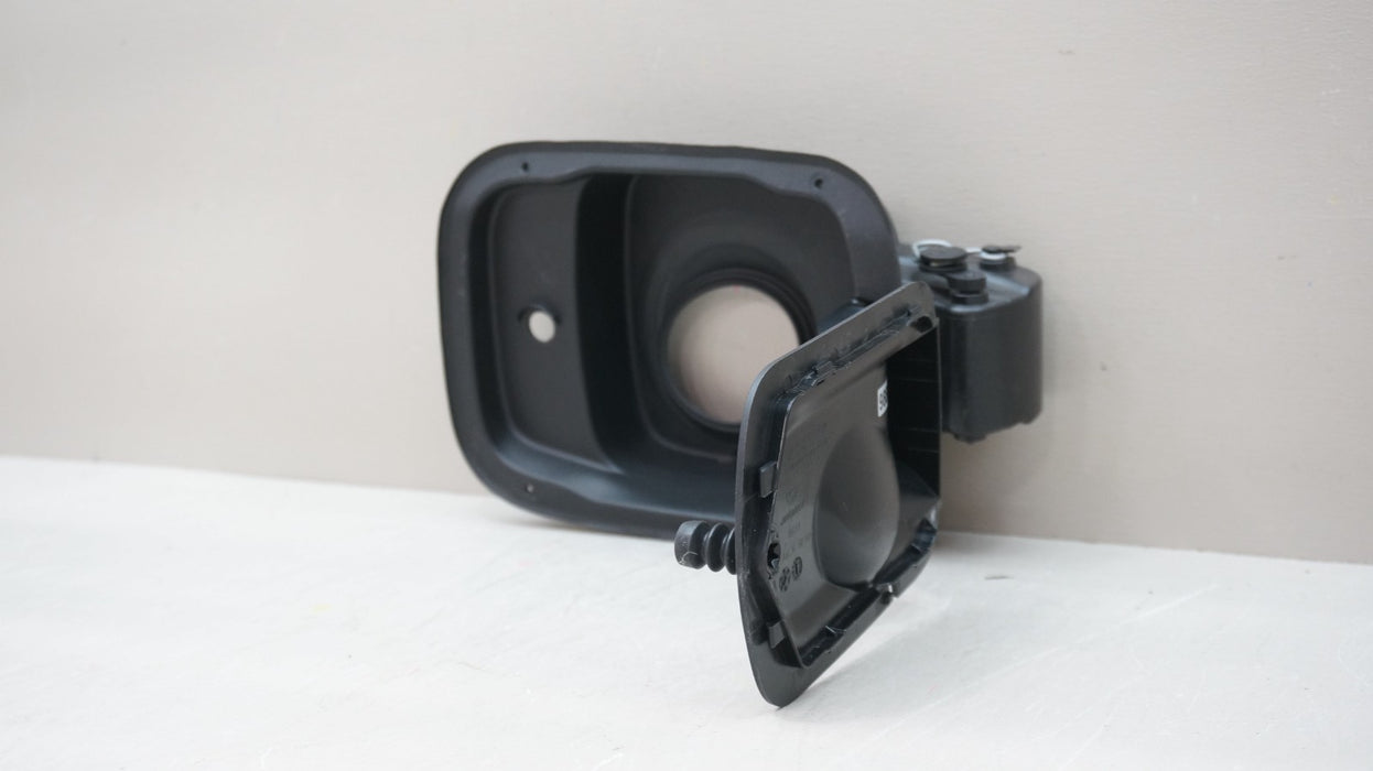 2018-2022 ROLLS ROYCE CULLINAN FUEL FILLER DOOR COVER POT OEM 7446748