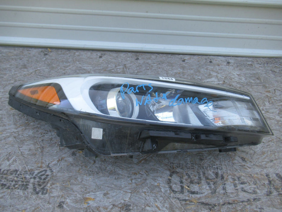 2017-2018 KIA FORTE FRONT RIGHT PASSENGER HEADLIGHT HALOGEN LIGHT LAMP OEM