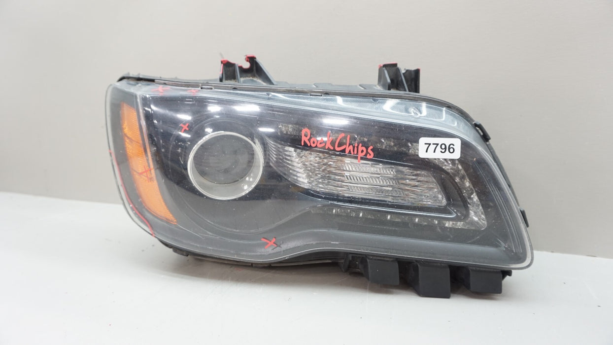 2012-2014 CHRYSLER 300 FRONT RIGHT SIDE HEADLIGHT LAMP HALOGEN OEM BAM92153000
