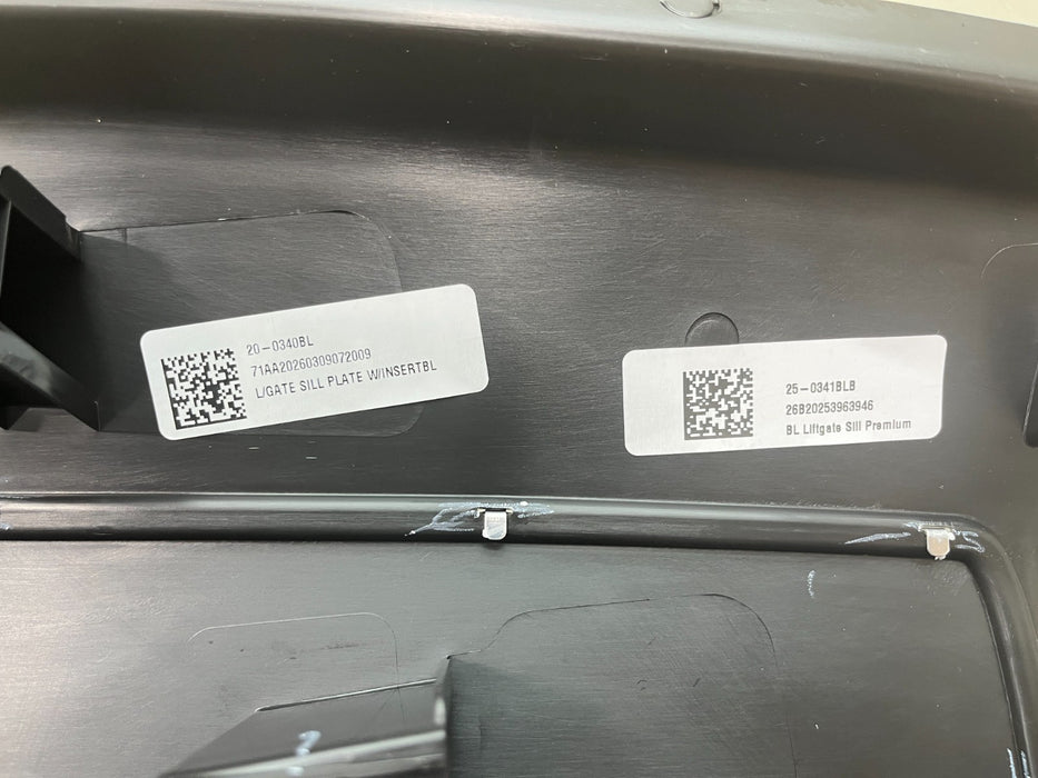 2020-2025 CADILLAC ESCALADE REAR LOWER LIFTGATE SILL TRIM OEM 85124298
