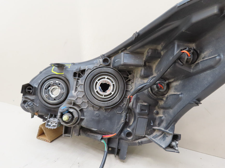 2017-2021 SUBARU CROSSTREK FRONT RIGHT PASSENGER SIDE HEADLIGHT HALOGEN OEM