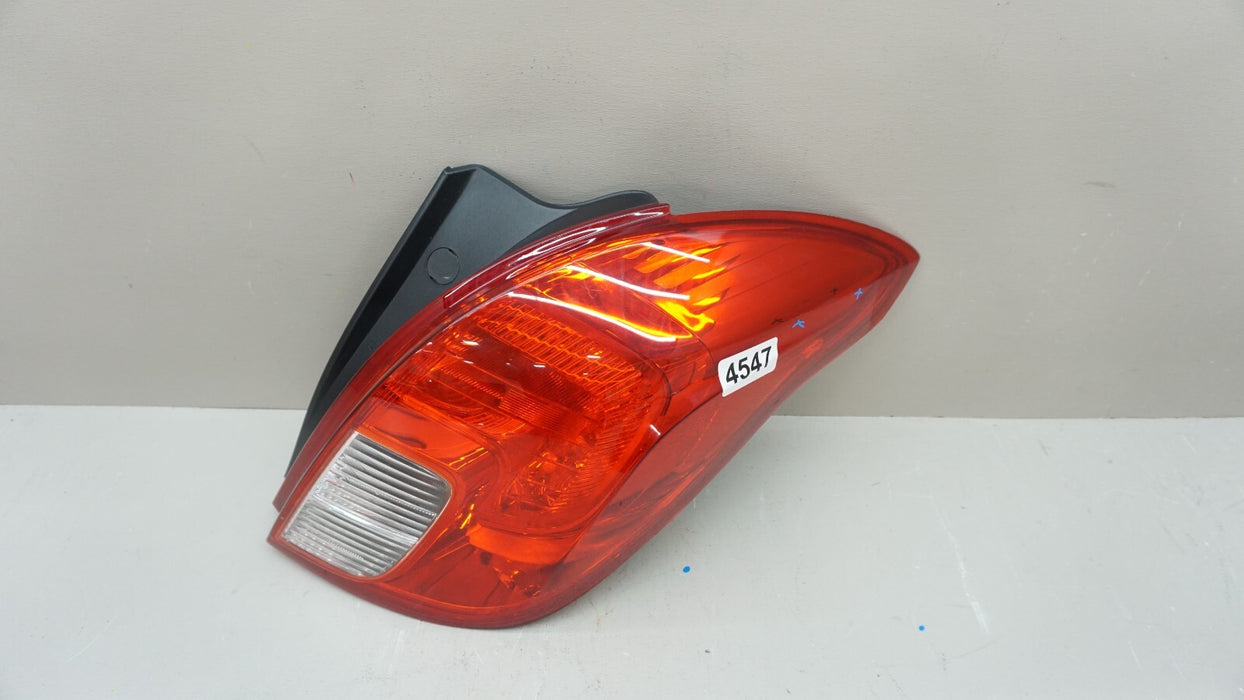 2013-2016 BUICK ENCORE REAR RH RIGHT PASSENGER SIDE TAIL LIGHT OEM