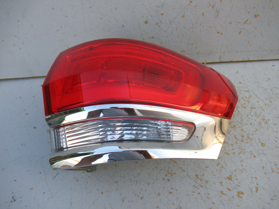 14 15 16 17 18 19 JEEP GRAND CHEROKEE RIGHT TAILLIGHT LAMP OEM