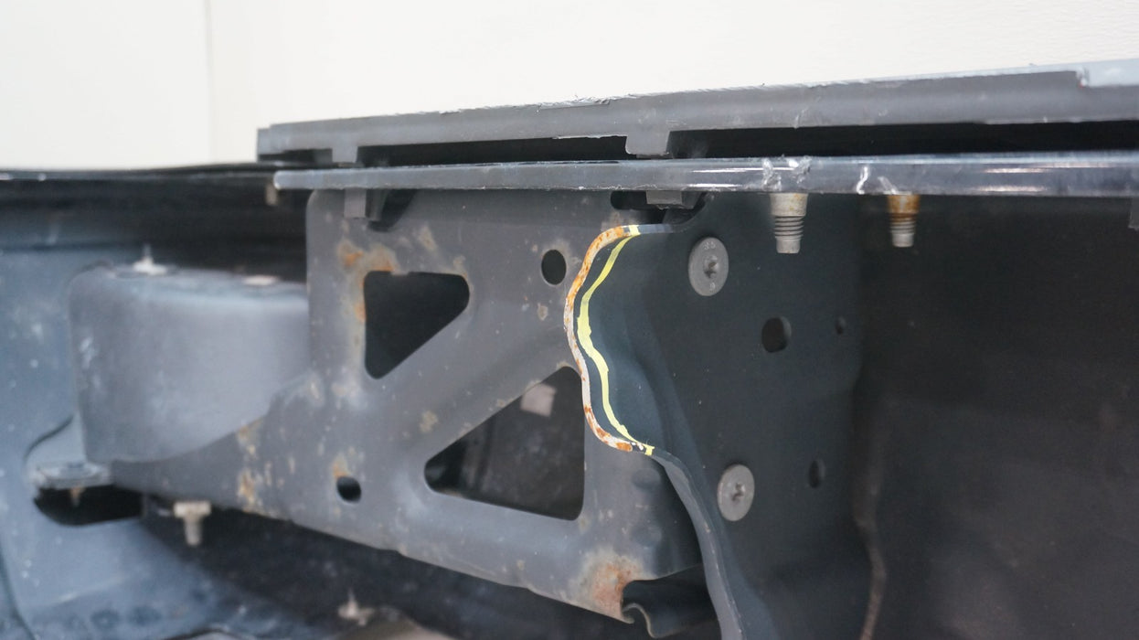 2014-2018 GMC SIERRA / CHEVROLET SILVERADO 1500 REAR METAL BUMPER OEM 84078016