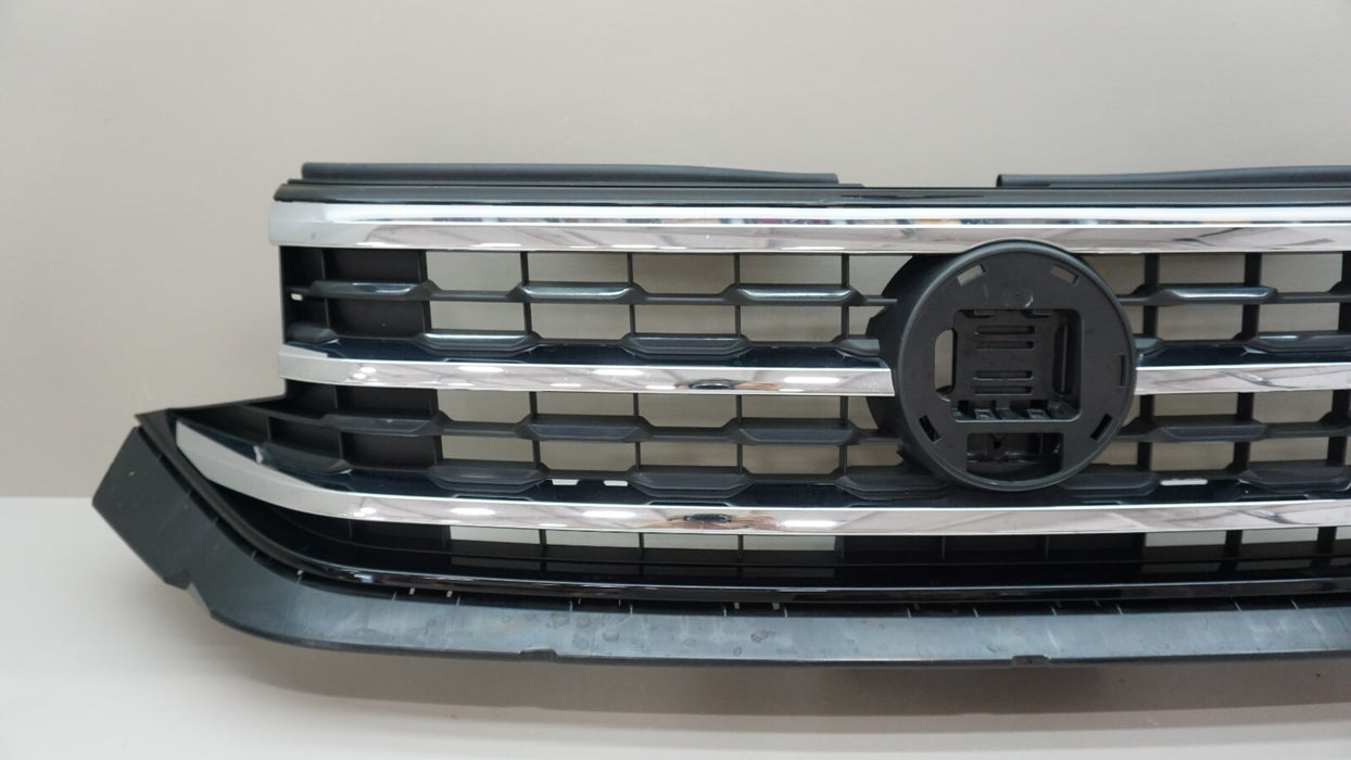 2020-2021 VOLKSWAGEN ATLAS FRONT BUMPER RADIATOR GRILL GRILLE OEM 3CM853653