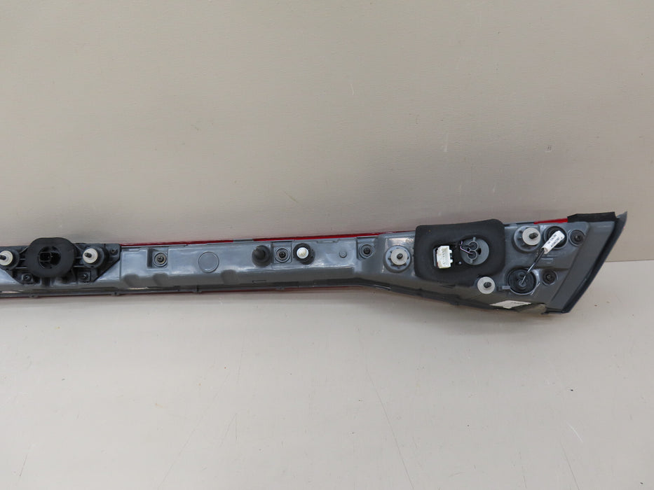 2021 2022 HYUNDAI ELANTRA REAR CENTER TAIL LIGHT LIFT GATE OEM LED 92409-AB000