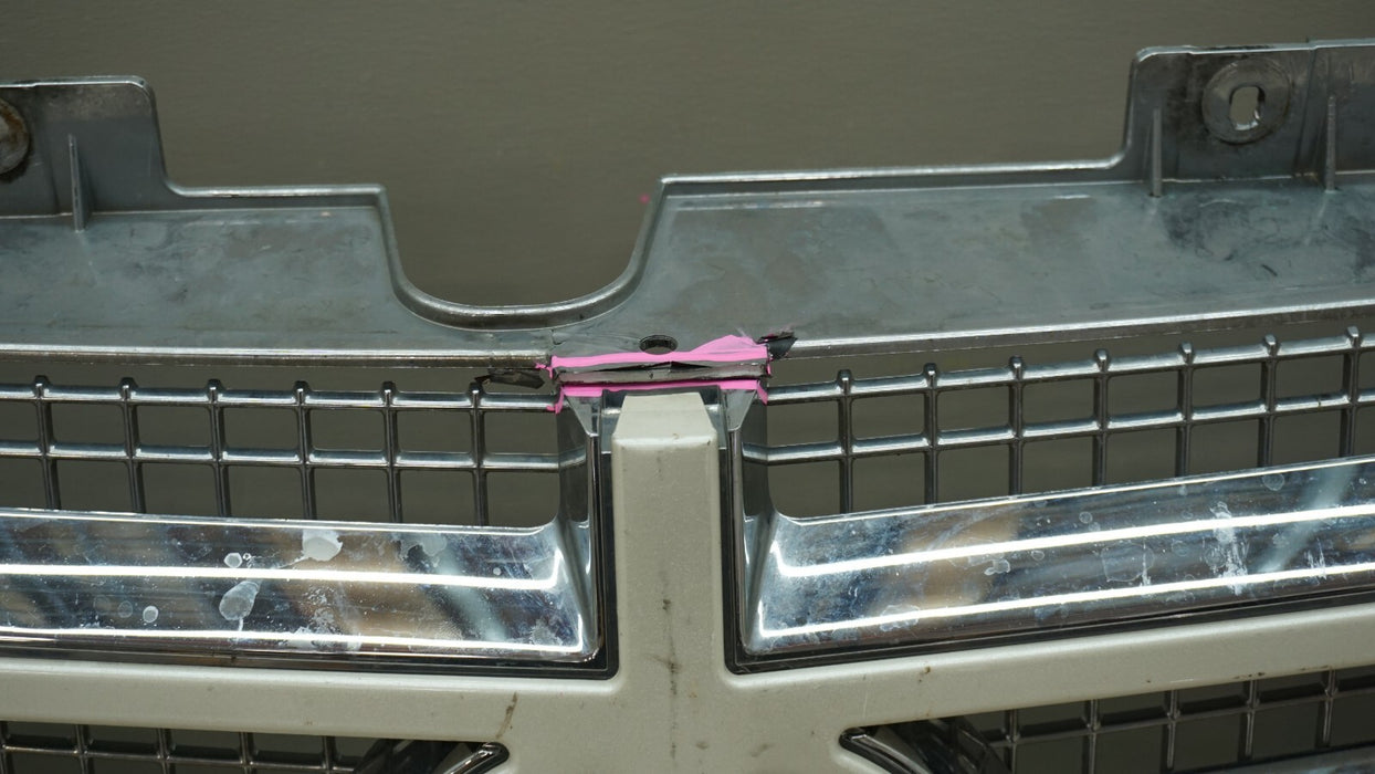 2007-2014 CADILLAC ESCALADE FRONT UPPER MAIN GRILLE 20824253 OEM