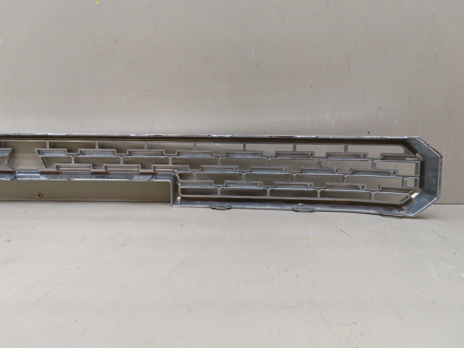 2020-2021 GMC SIERRA 3500 HD DENALI RADIATOR MIDDLE INSERT GRILLE OEM 84393049