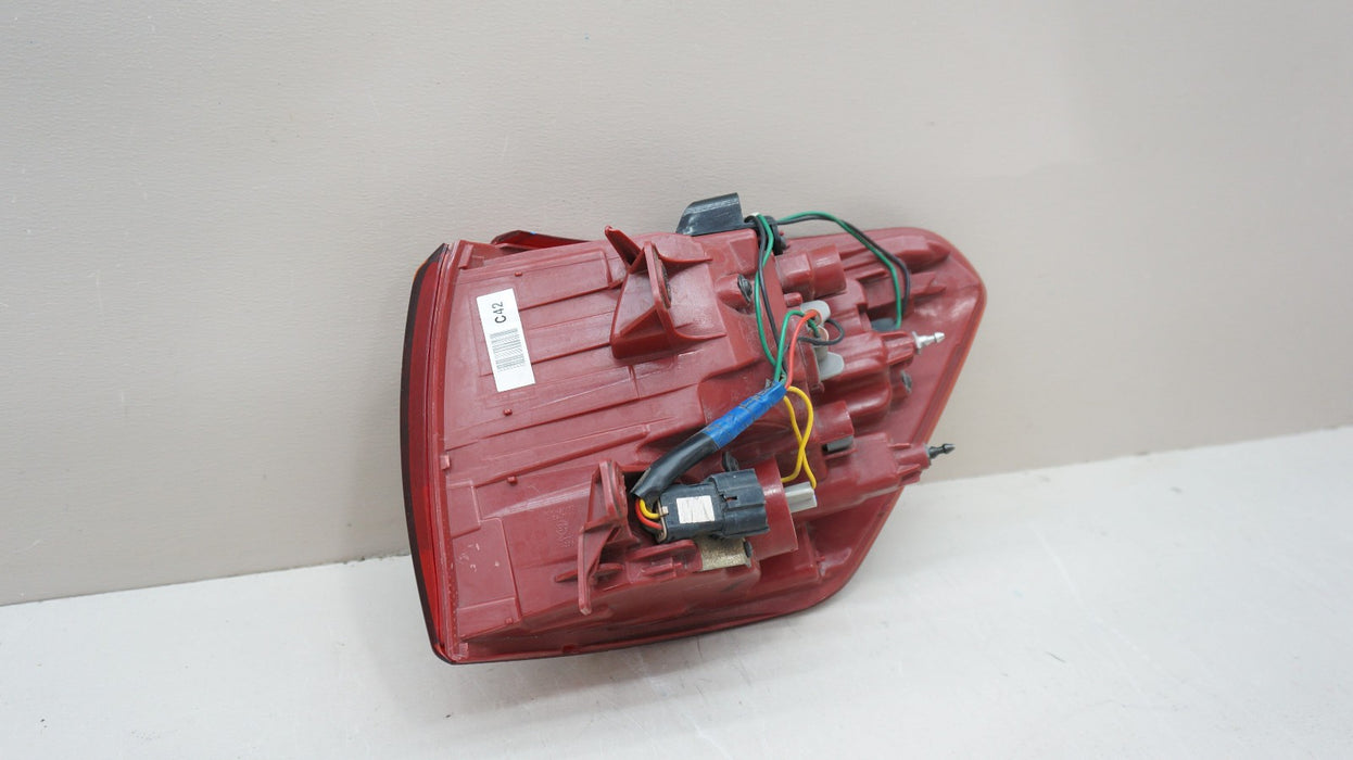 2016-2018 KIA SEDONA REAR LEFT DRIVERS SIDE TAIL LIGHT OEM