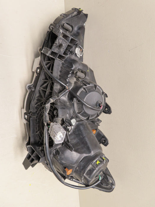 2011-2019 MITSUBISHI OUTLANDER SPORT RIGHT PASSENGER SIDE HEADLIGHT HALOGEN OEM