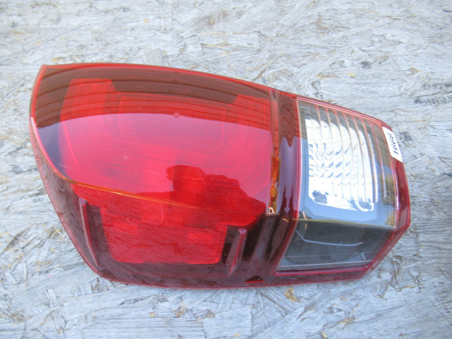 2016-2021 TOYOTA TACOMA REAR LEFT DRIVER SIDE TAIL LIGHT HALOGEN STOP LAMP OEM