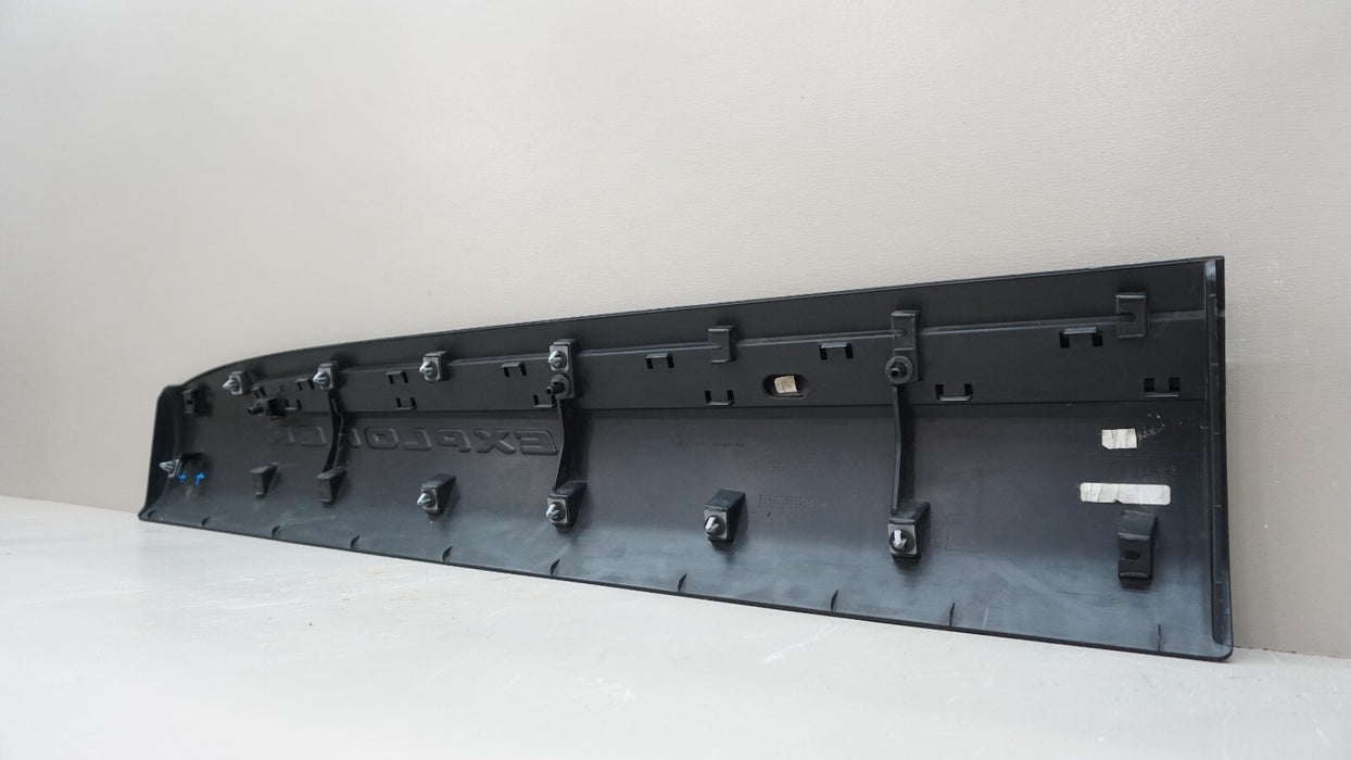 2020-2021 FORD EXPLORER FRONT RH RIGHT PASSENGER DOOR LOWER TRIM OEM LB5B-S20848