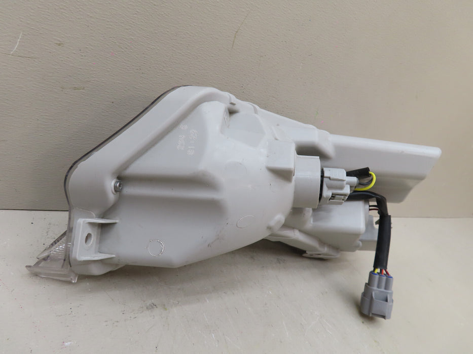 2015-2017 TOYOTA CAMRY RIGHT SIDE TURN SIGNAL OEM