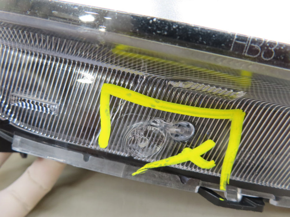 2017-2018 HYUNDAI ELANTRA RIGHT PASSENGER SIDE HEADLIGHT HALOGEN OEM 9356