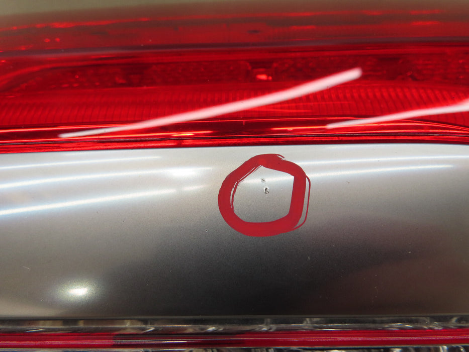 2014-2018 JEEP GRAND CHEROKEE REAR RIGHT PASSENGER INNER TAIL LIGHT OEM