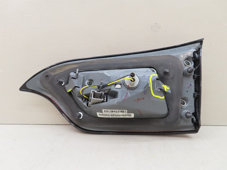 2015 2016 JEEP CHEROKEE REAR LEFT DRIVER INNER TAIL LIGHT OEM 68102921AC