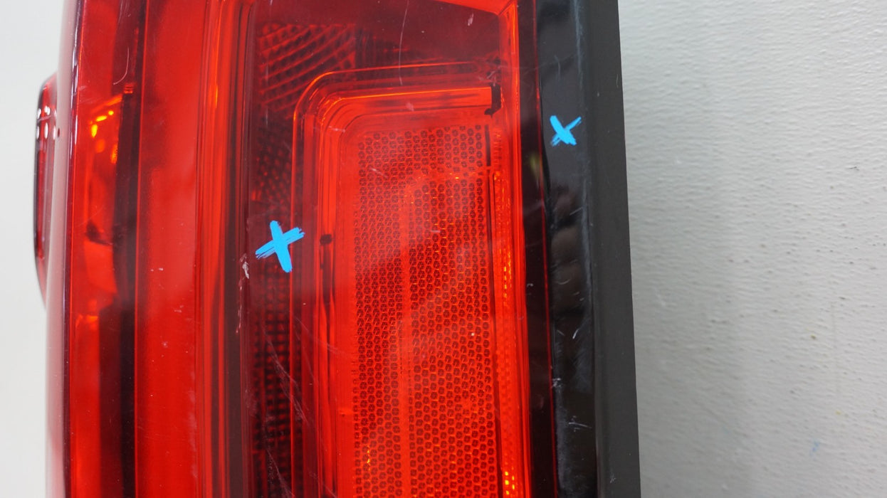 2019-2025 GMC SIERRA 1500 REAR LEFT DRIVER SIDE TAIL LIGHT OEM 84760017