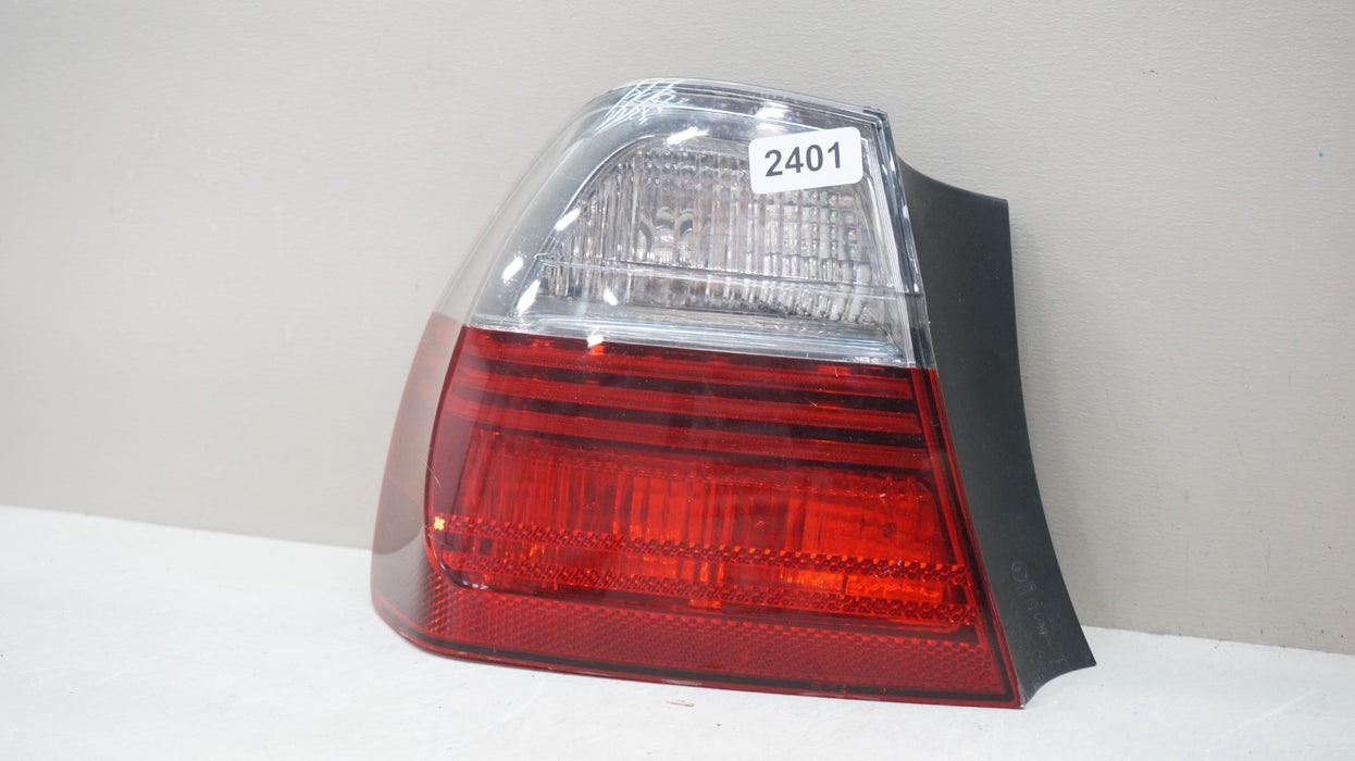 2006-2008 BMW 3-SERIES E90 REAR LEFT DRIVERS SIDE TAIL LIGHT OEM