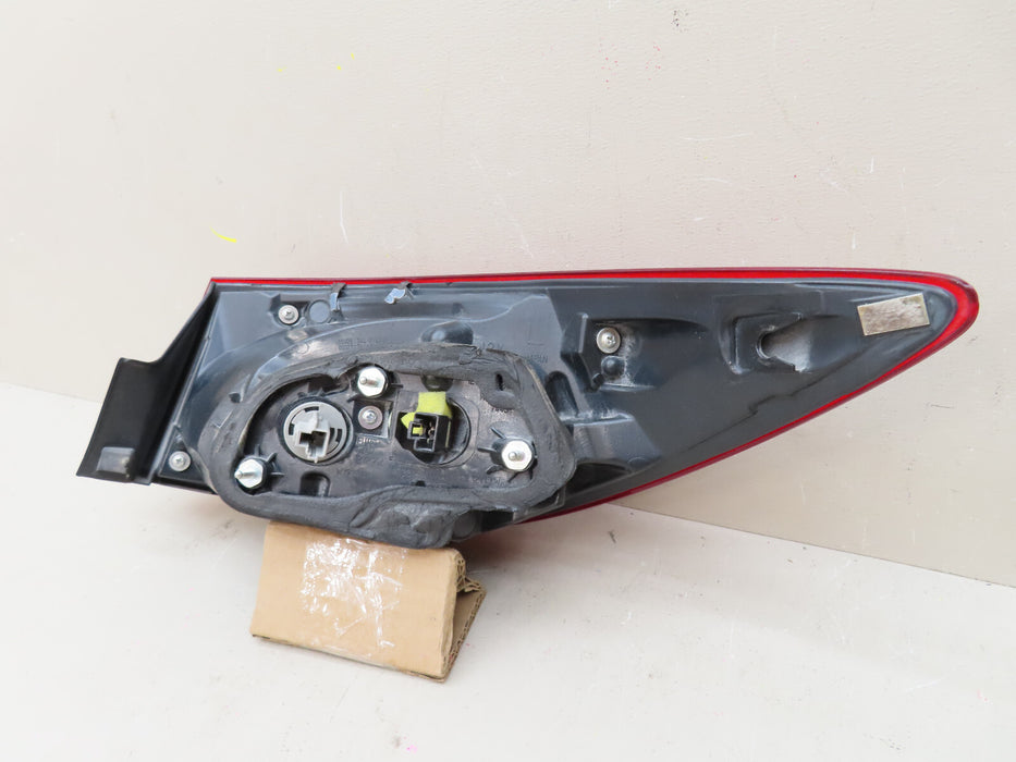 2014-2018 MAZDA 3 HATCHBACK REAR LEFT DRIVER SIDE TAIL LIGHT LAMP OEM 220-41983