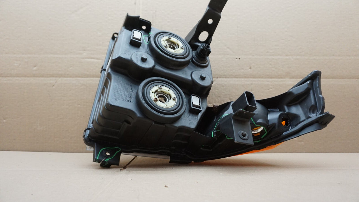 2006-2010 JEEP COMMANDER RH RIGHT PASSENGER SIDE HEADLIGHT OEM