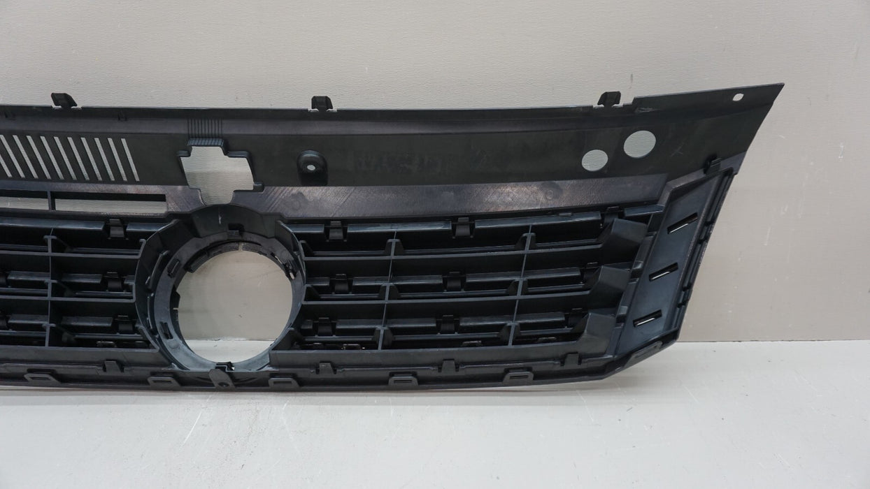 2016-2018 VOLKSWAGEN PASSAT FRONT UPPER GRILLE 561.853.653.A OEM 16 17 18