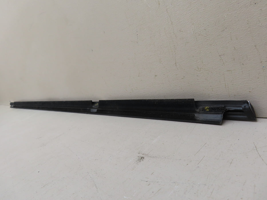 2021-2024 JEEP GRAND CHEROKEE L REAR RIGHT DOOR BELT WEATHERSTRIP OEM 68458856AC