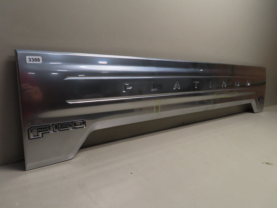2018 2019 2020 FORD F-150 PLATINUM TAILGATE TRIM MOLDING INSERT PANEL GATE oem