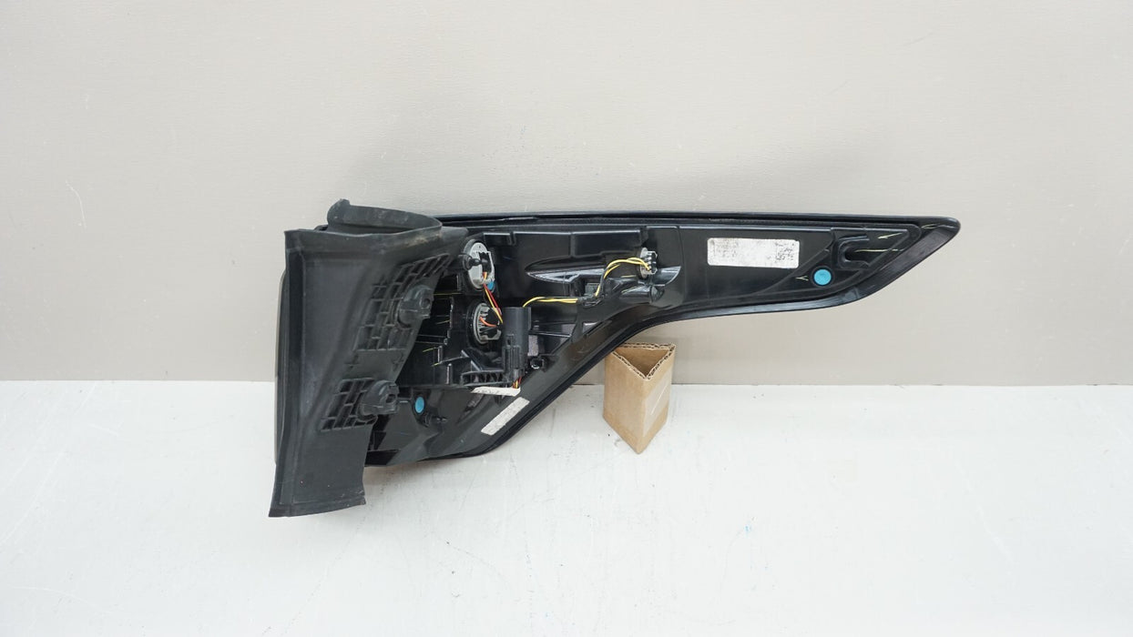 2017-2019 FORD ESCAPE REAR LEFT DRIVERS SIDE TAIL LIGHT OEM 17 18 19