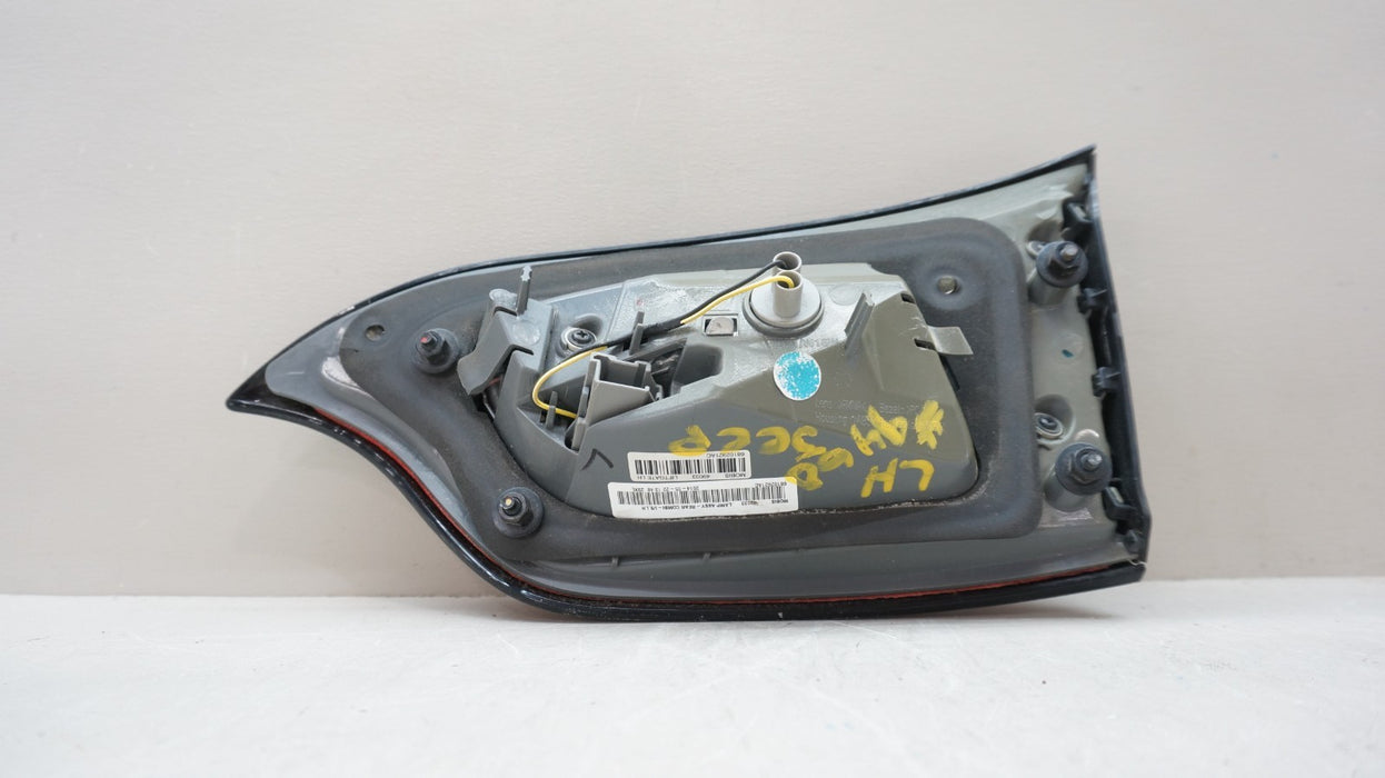 2014-2018 JEEP CHEROKEE REAR LEFT DRIVERS SIDE INNER TAIL LIGHT OEM