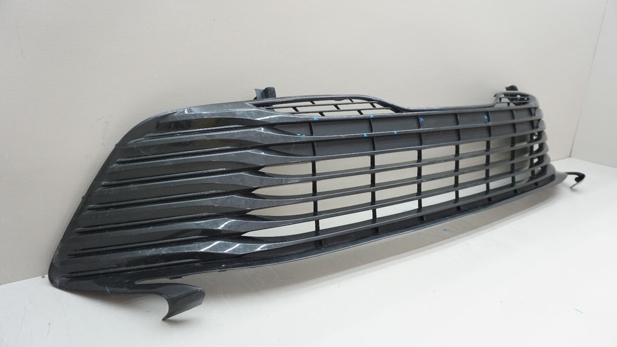 2018-2020 TOYOTA CAMRY FRONT LOWER RADIATOR GRILLE 53113-06010 OEM 18 19 20