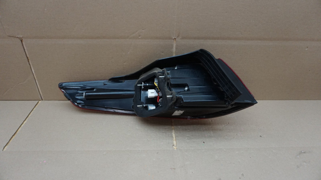 2011-2013 KIA OPTIMA REAR RIGHT PASSENGERS TAIL LIGHT OEM 11 12 13