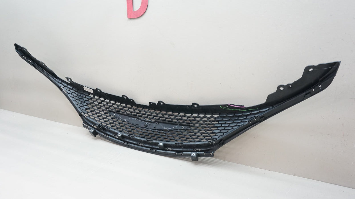 2017-2020 CHRYSLER PACIFICA FRONT UPPER BUMPER GRILLE OEM 68228996A