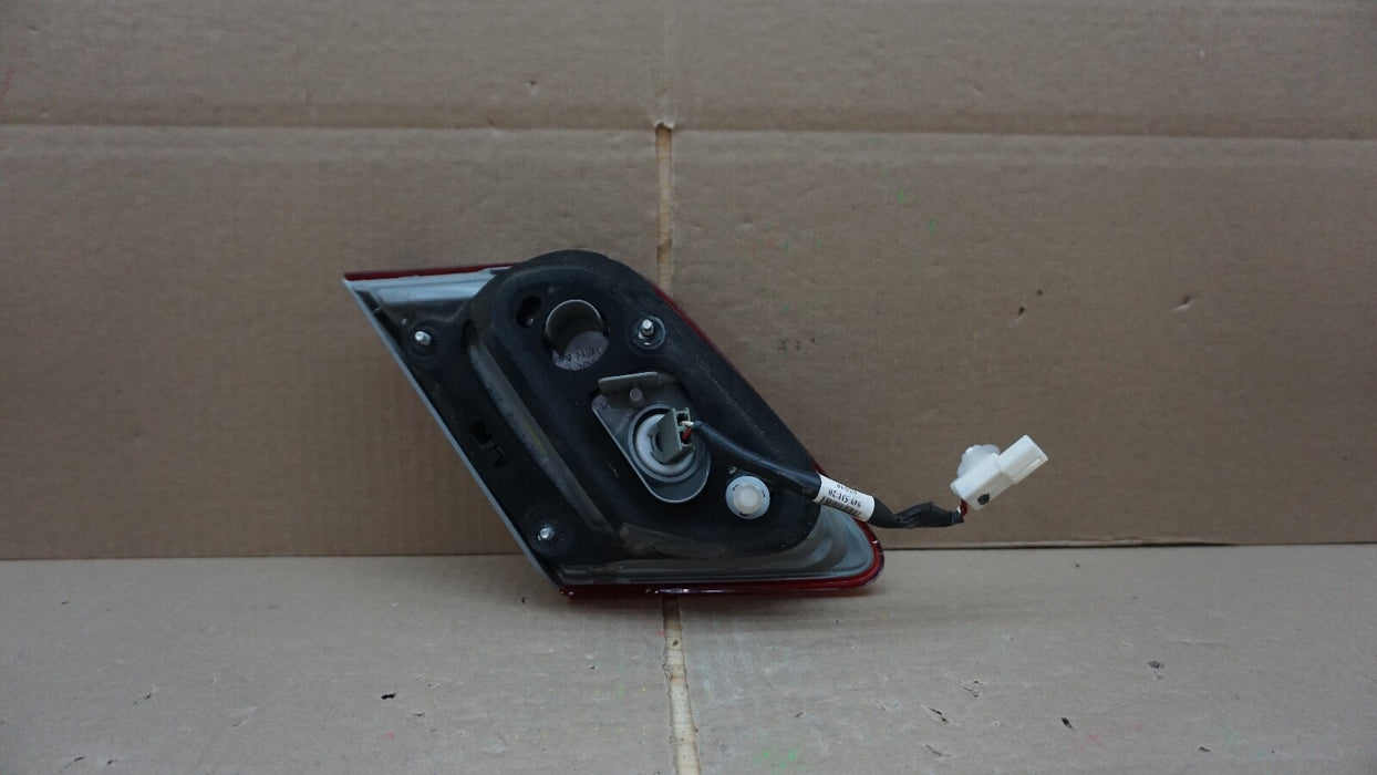 2010-2011 TOYOTA CAMRY REAR RH RIGHT PASSENGER SIDE INNER TAIL LIGHT OEM 10 11