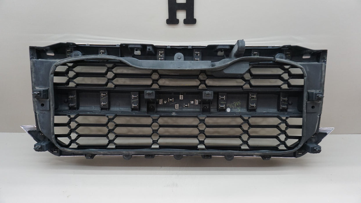 2016-2019 CHEVROLET SILVERADO 1500 FRONT CENTER RADIATOR GRILLE OEM 23380362