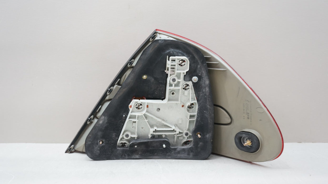 2003-2006 MERCEDES-BENZ E-CLASS REAR LEFT DRIVERS SIDE TAIL LIGHT OEM