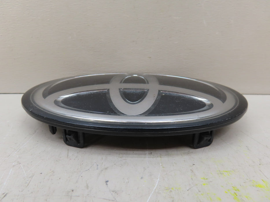 2019-2024 TOYOTA FRONT GRILLE FACTORY EMBLEM OEM