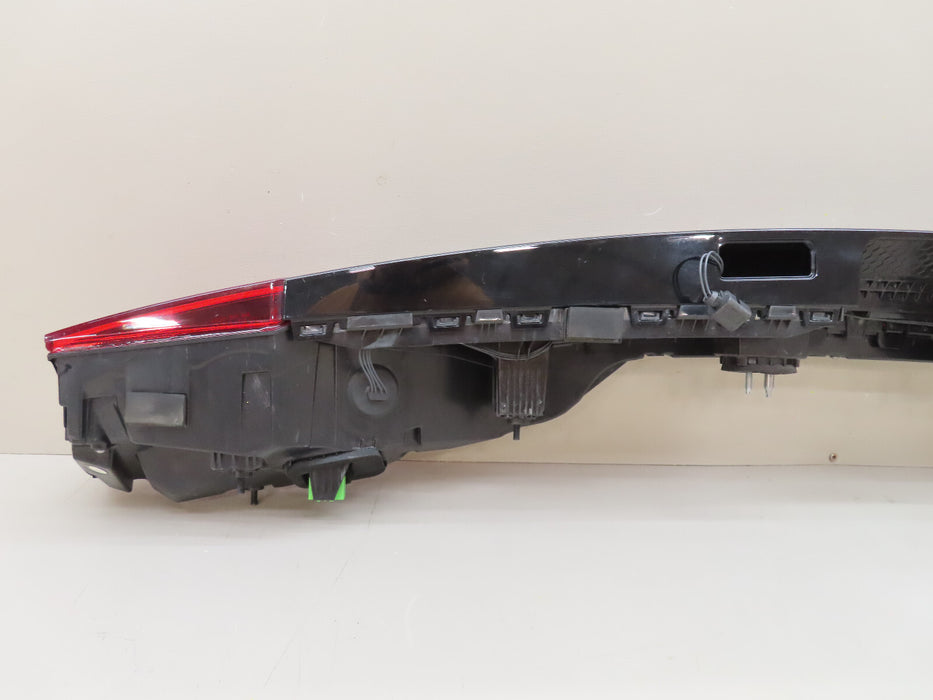 2019-2020 AUDI Q8 REAR CENTER BRAKE LIFT GATE TAIL LIGHT OEM 4M8.945.095.Q