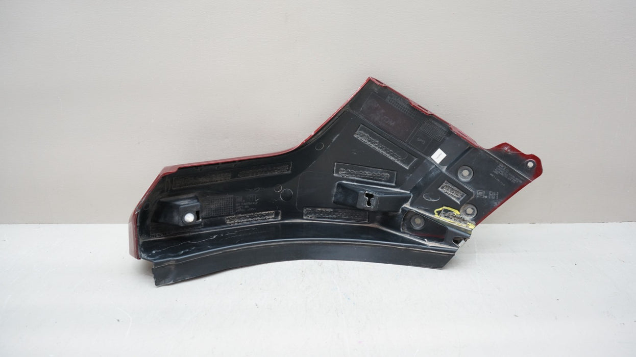 2020-2023 GMC SIERRA 2500 3500HD FRONT RIGHT BUMPER END CAP FILLER OEM 84677724