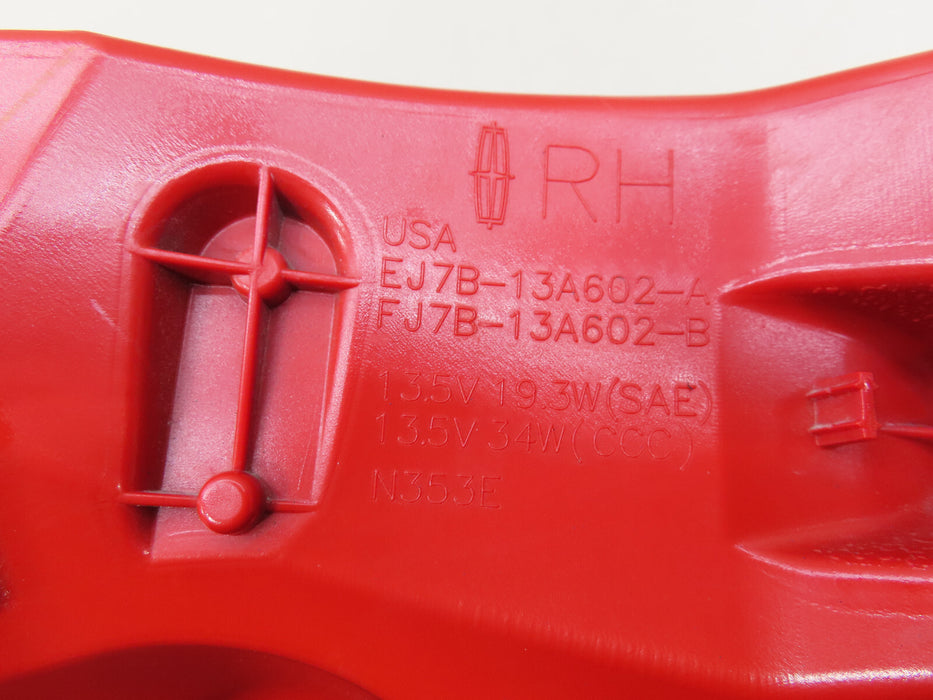 2015-2019 LINCOLN MKC REAR RIGHT PASSENGER SIDE TAIL LIGHT OEM