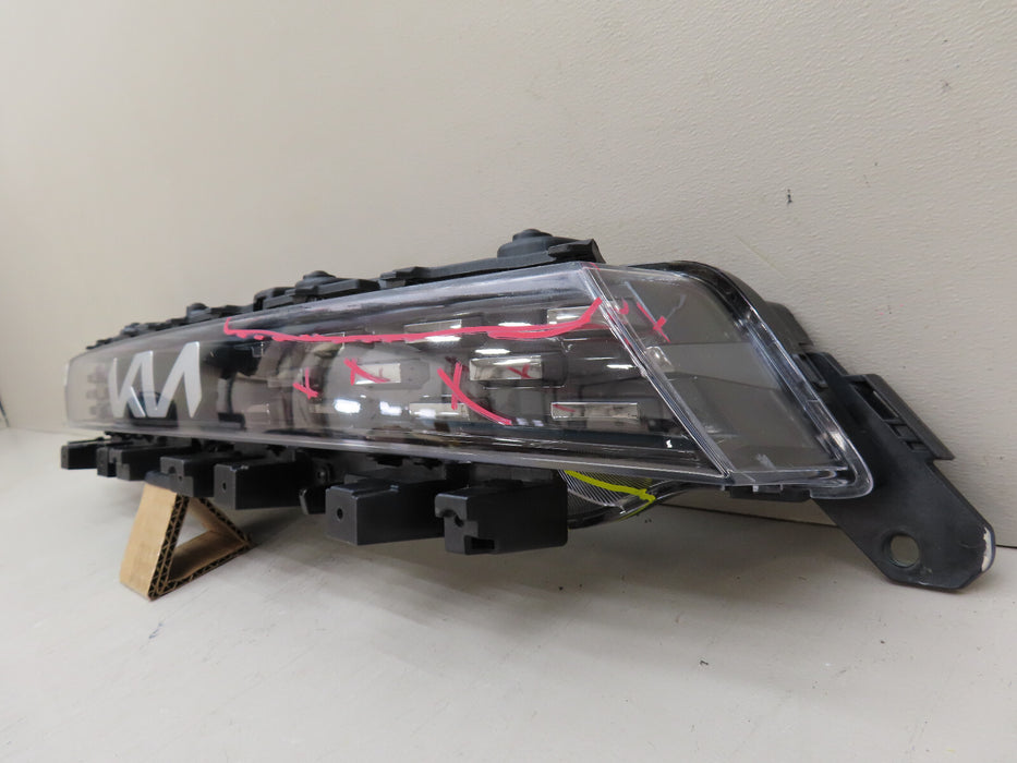 2020-2022 KIA SOUL CENTER HEADLIGHT LAMP OEM 92209-KO